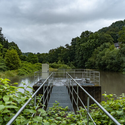 Dauerregen und Hochwasser am Nacker Bach' - Hintergrundbild